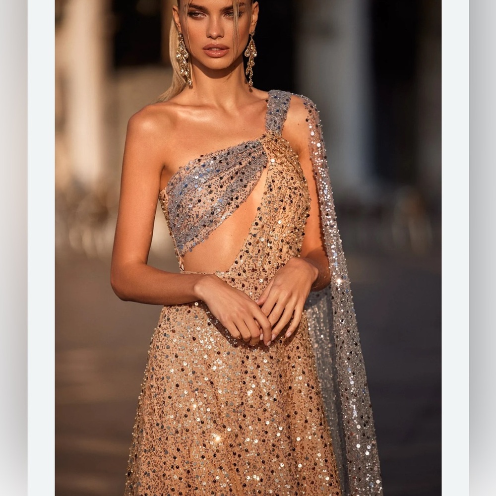 Alamour the label affira gold and silver sequin gown nwot